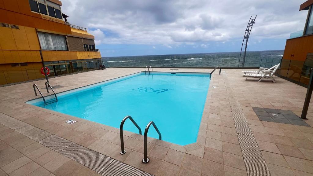 Vivienda vacacional en primera linea de playa y vistas al Mar y Piscina 8