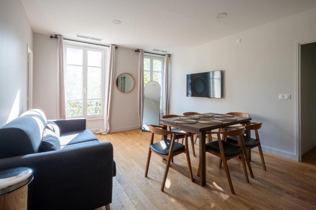 Stylish 2 Bedroom Apartment in Paris 1