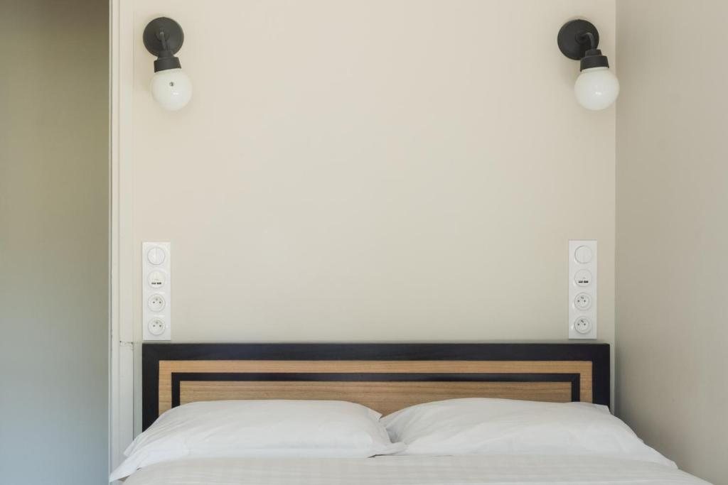 Stylish 2 Bedroom Apartment in Paris 5