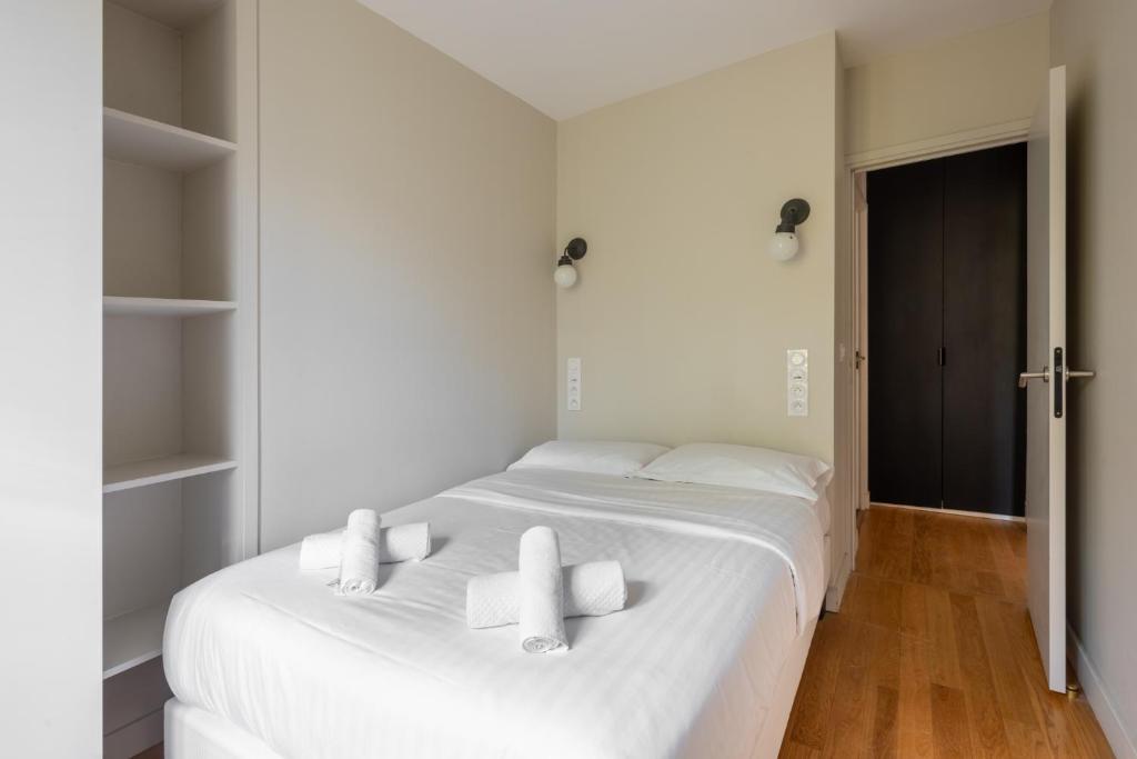 Stylish 2 Bedroom Apartment in Paris 4