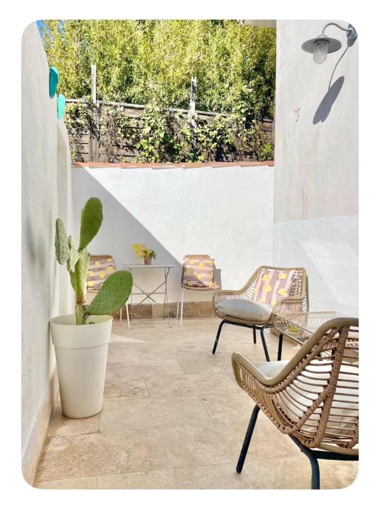 Appart Bianca T2 - Terrasse - Parking - Calme - 1mn de la mer