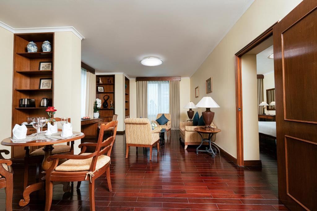 Khách sạn AVANI Hải Phòng Harbour View 