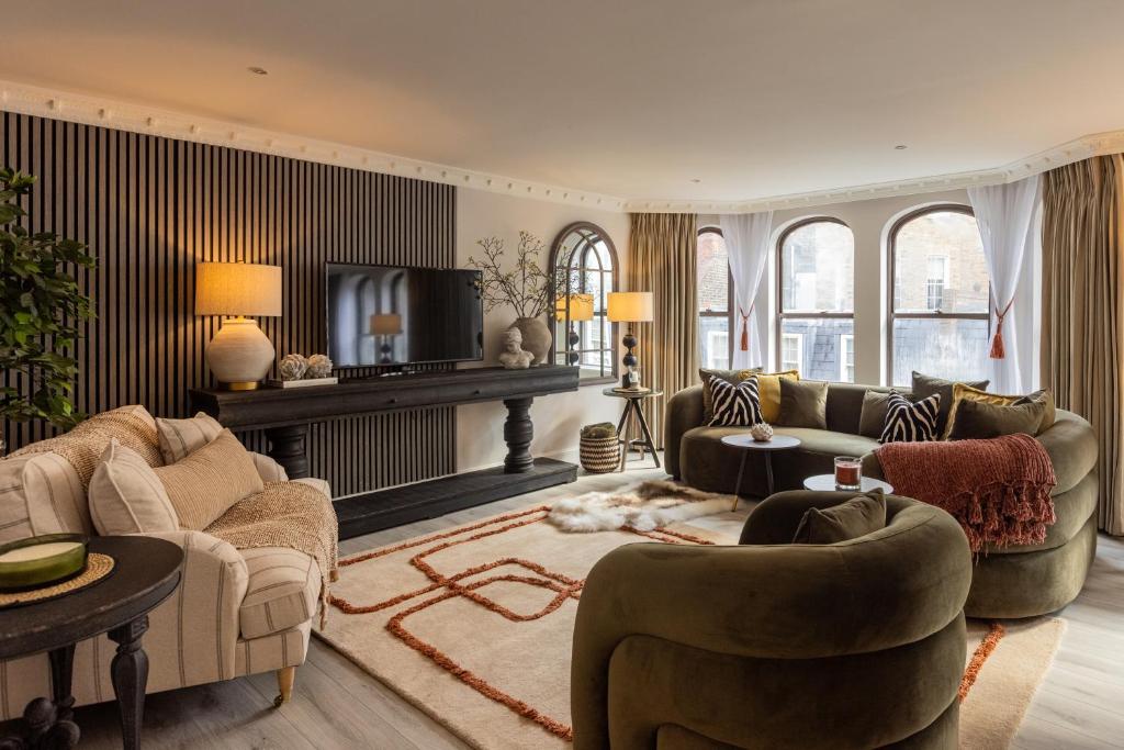 Mayfair House 4