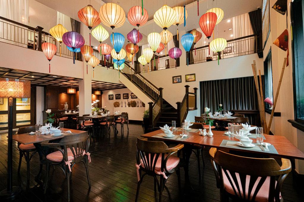 Khách sạn AVANI Hải Phòng Harbour View 