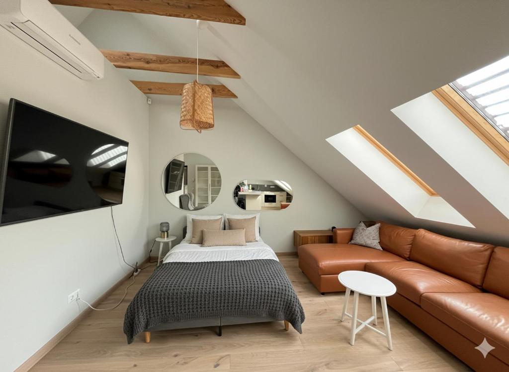 Castle Street Modern Apartments I cohost 3