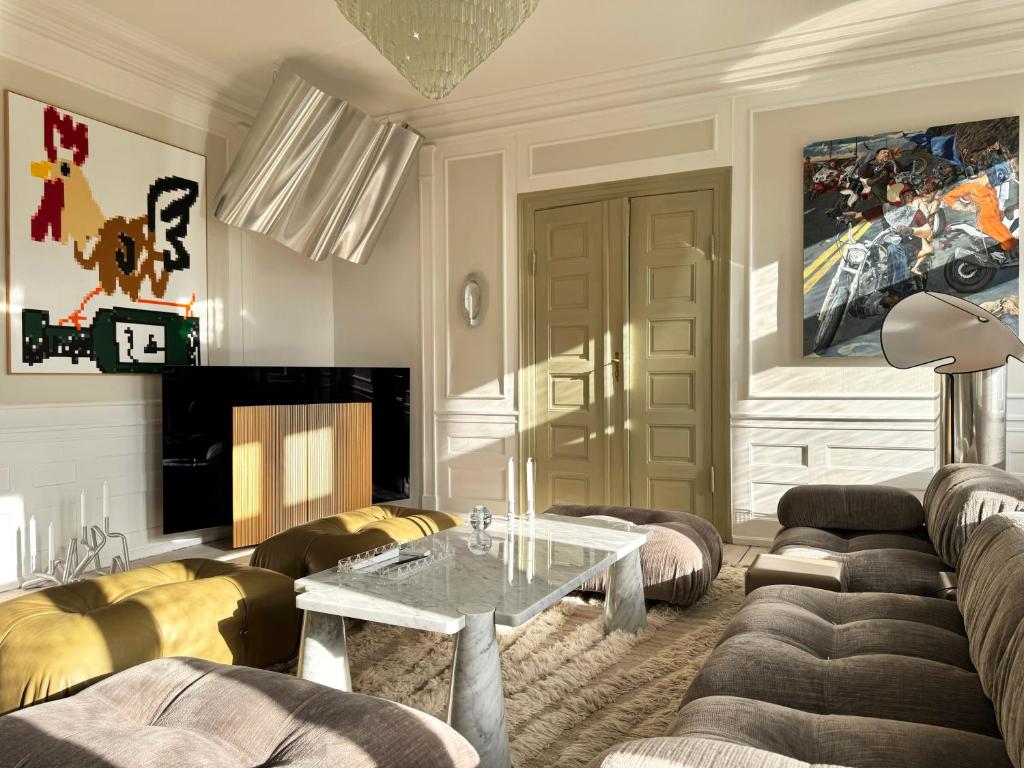 Luxury 260 sqm with 4BR overlooking Kings Garden 7