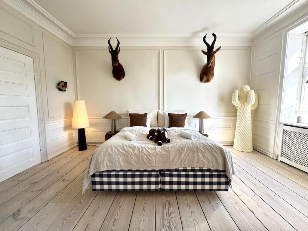 Luxury 260 sqm with 4BR overlooking Kings Garden 8