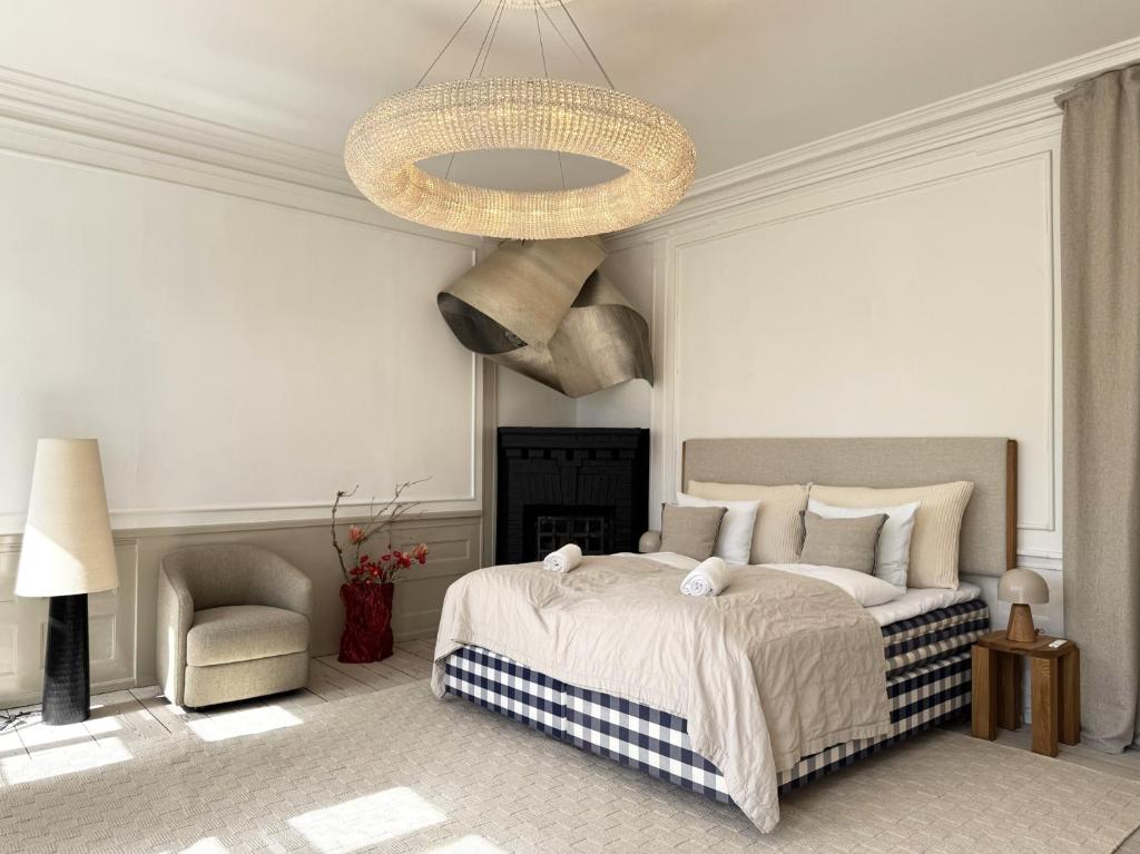 Luxury 260 sqm with 4BR overlooking Kings Garden 2