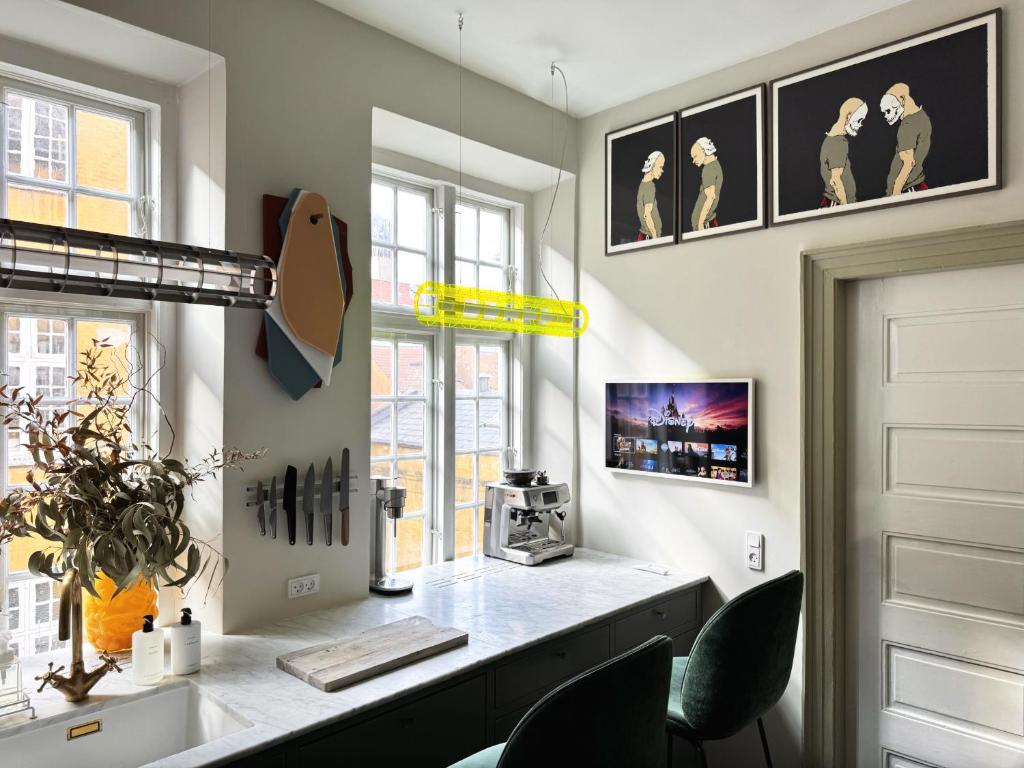 Luxury 260 sqm with 4BR overlooking Kings Garden 4