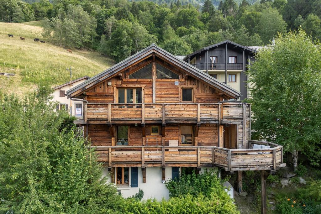 AO HOUSE - PRAKKA Base Camp
