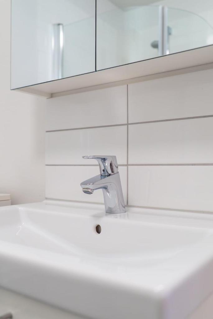 Calm Linné Home Steps from Haga - Fully Equipped Apt 8