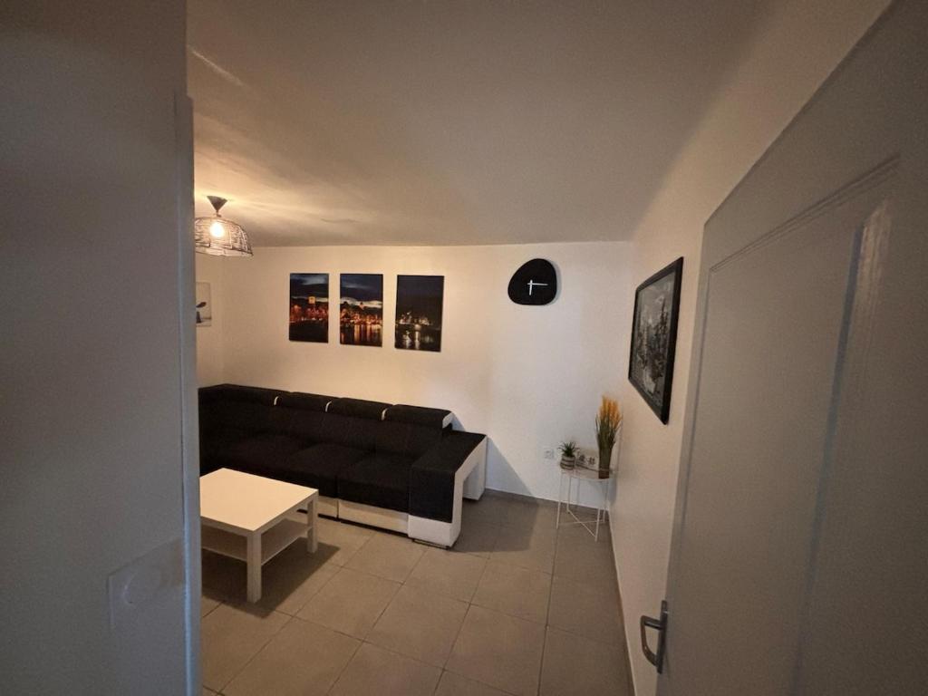 Maison chaleureuse Calme et tranquillité assurés Parking privé 5