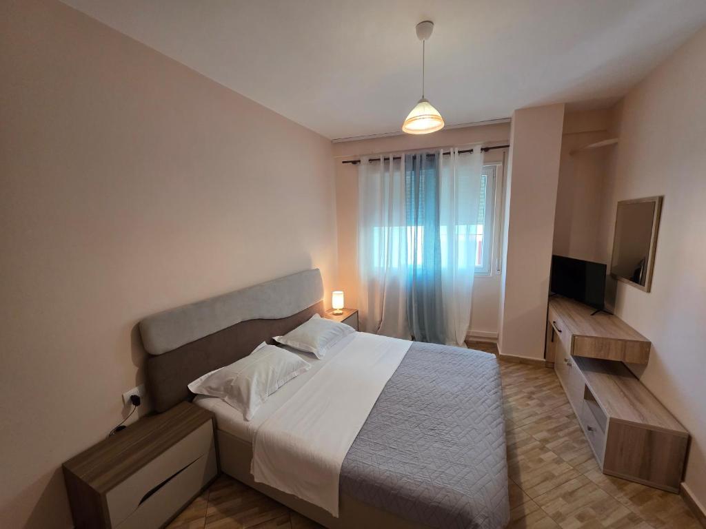Piazza Place 5
