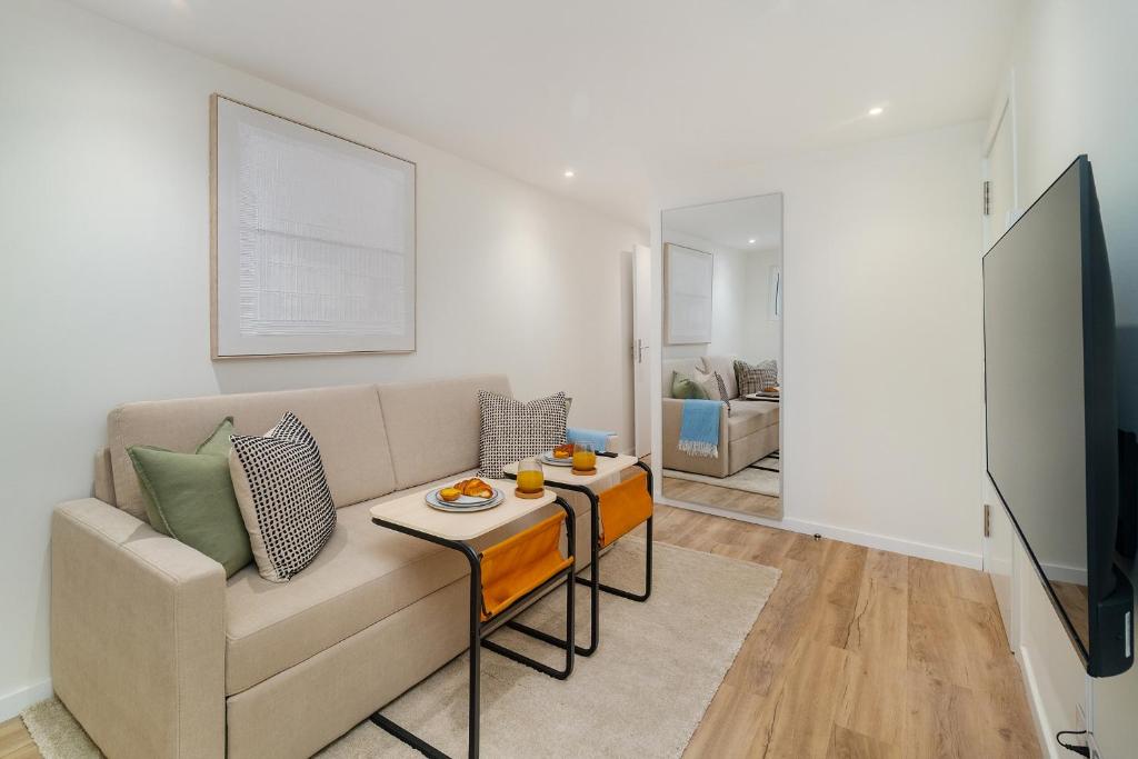 WHome Old Town Flat with a Modern Touch 5