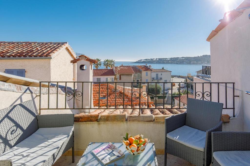 Fabulous old-town house, Vue Mer Terrasse, Philomer, 3 appartements 3