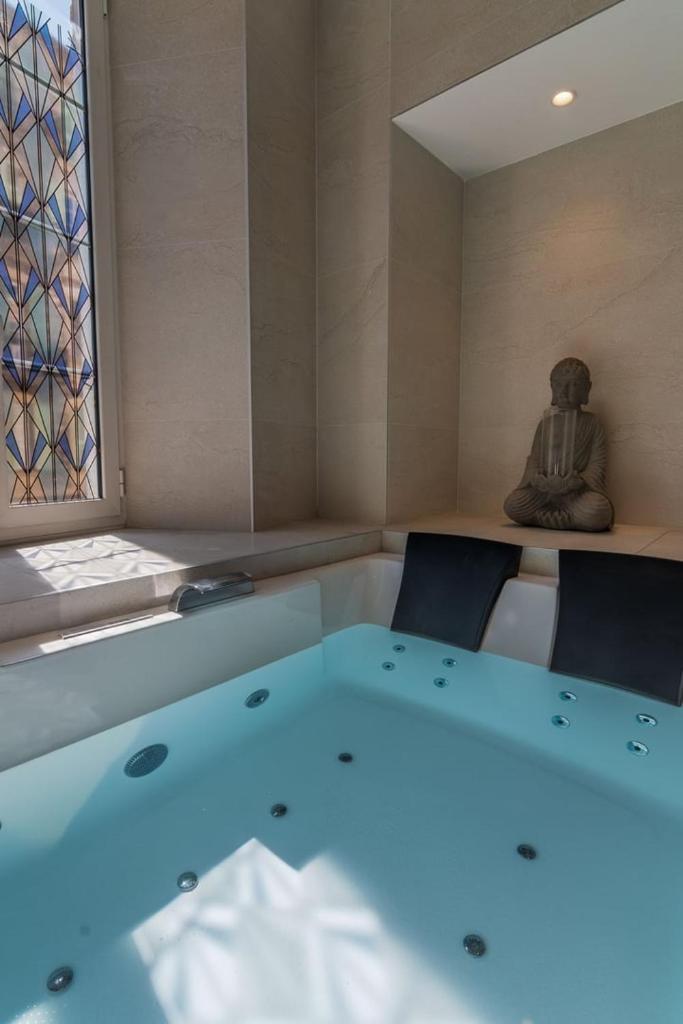 Magnifique appartement - Jacuzzi - Port de Nice 5