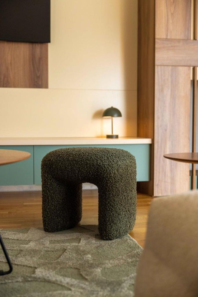 Emerald Gems in Limak's Central Diamond Residences in Skopje with Free Private Parking & Fast Wi-Fi 8