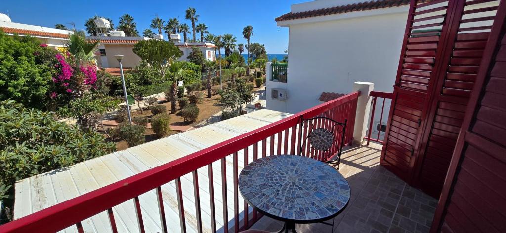 Barefoot Beach House 6