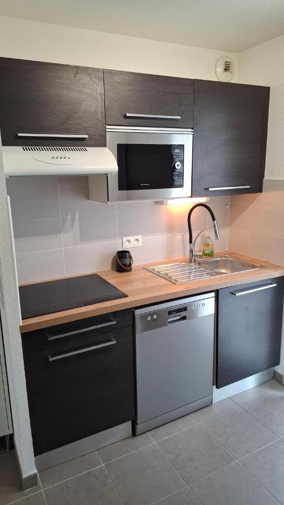 Pleasant 2 bedroom house - 2 parking spaces 4