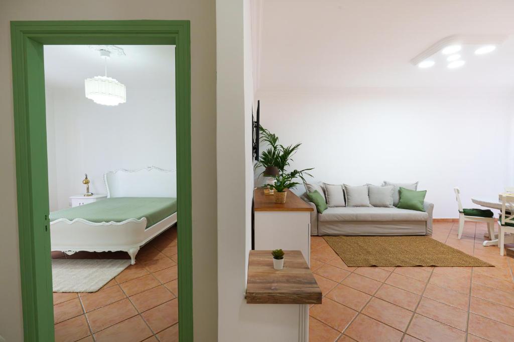 House Marisa 5 minutes from the airport 2