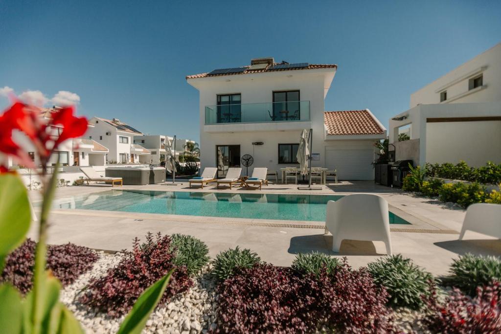 Nadine sea side villas 8