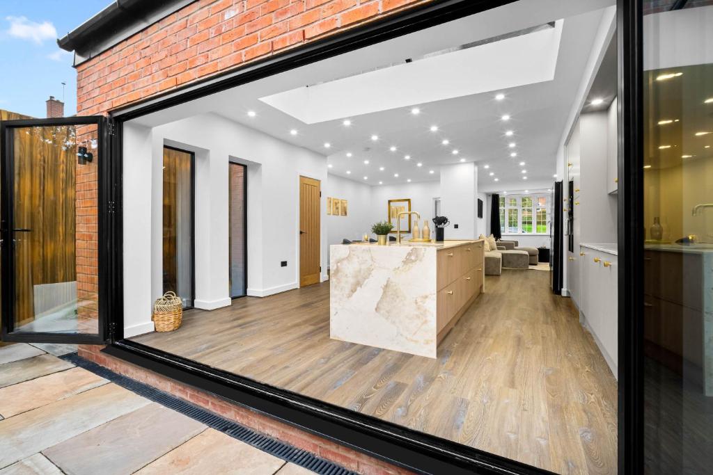 Exceptional 4 Bedroom House - Garden - Netflix - Parking 154R 7