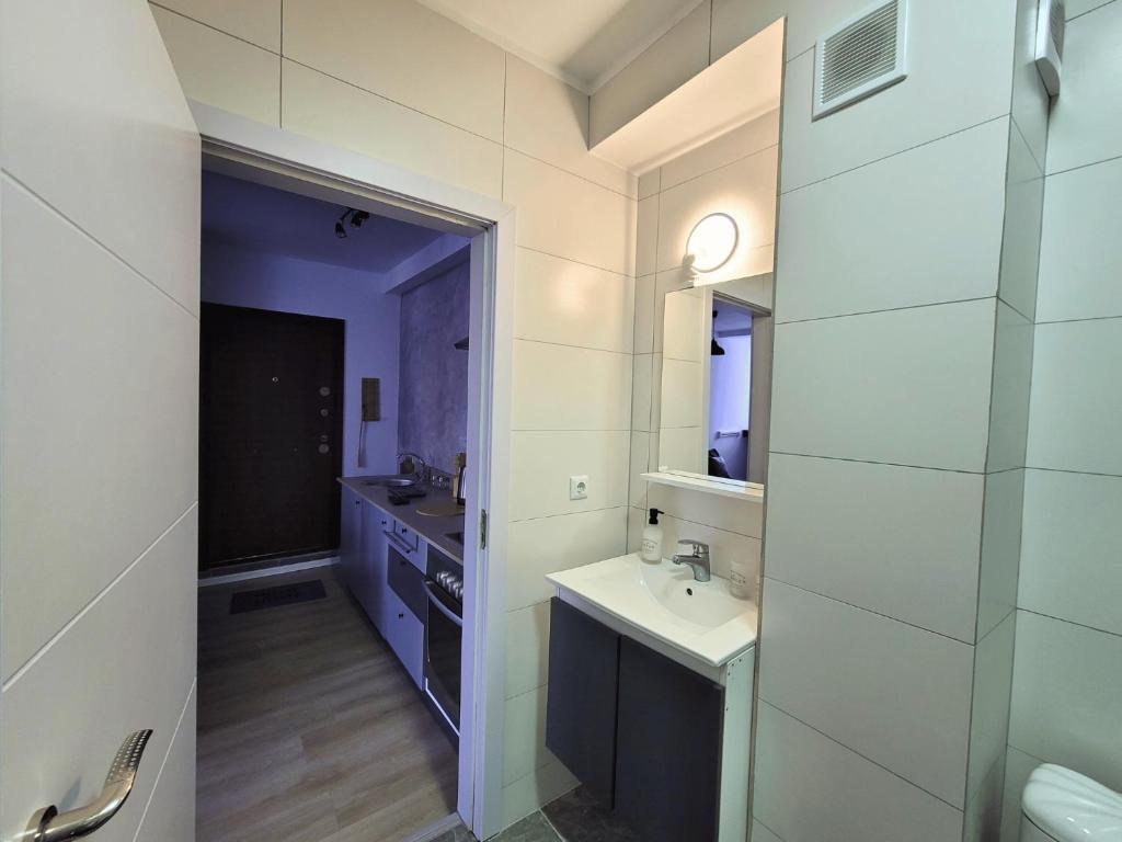 Central Studio Apartment 3