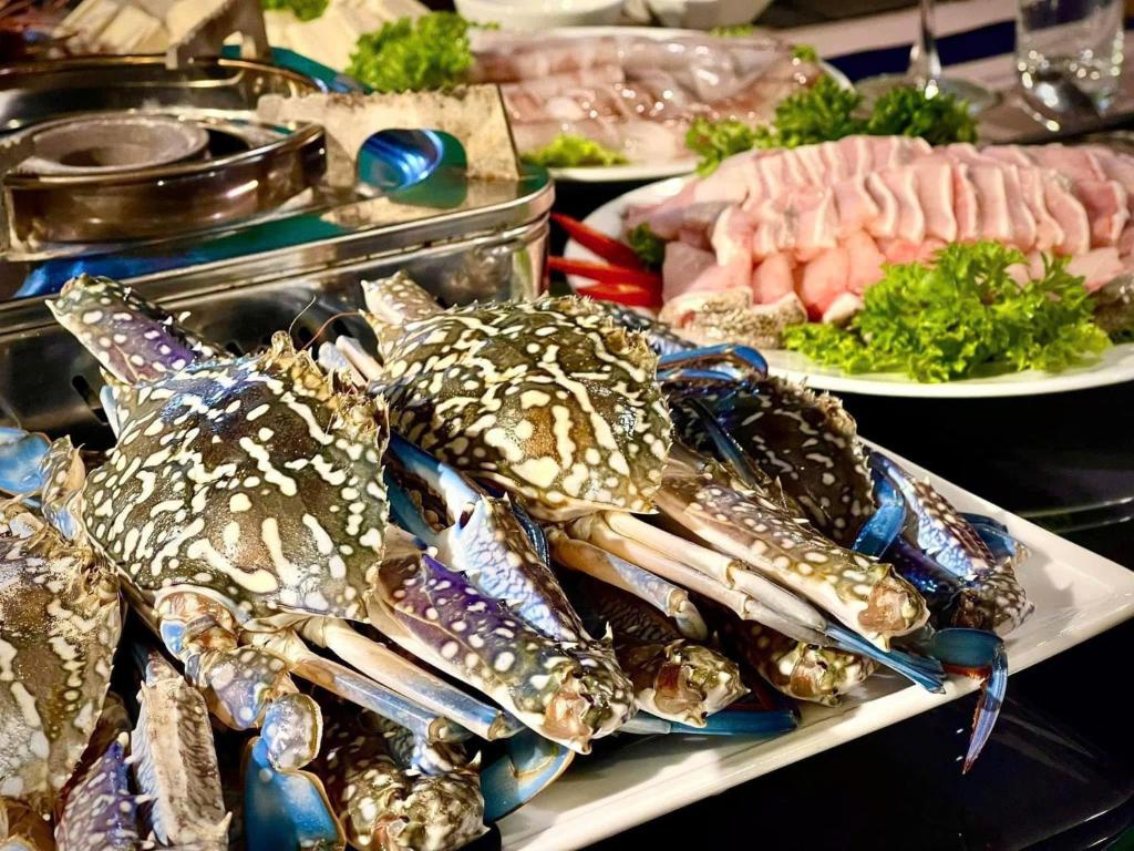 CAT BA GRAND BUDAPEST