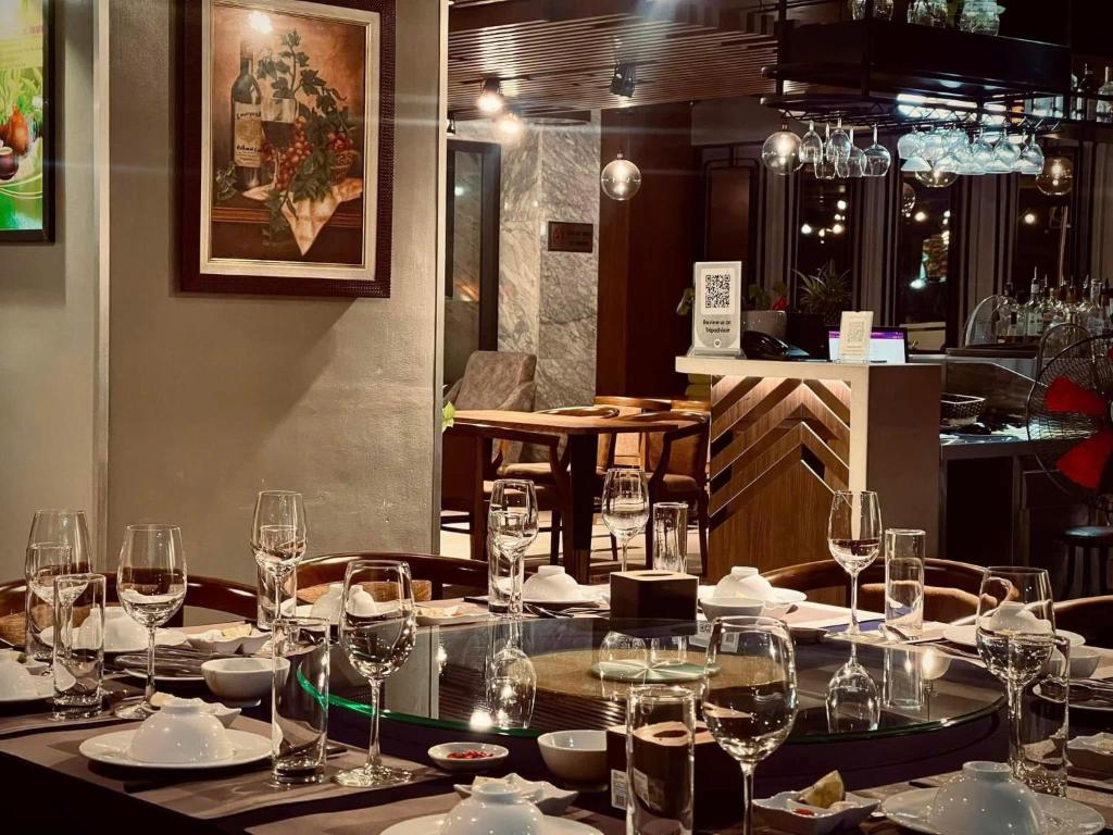 CAT BA GRAND BUDAPEST