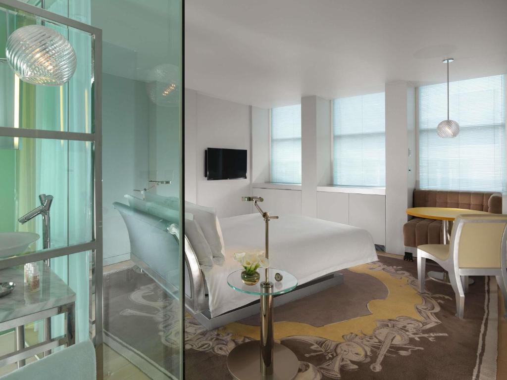 Sanderson London 2