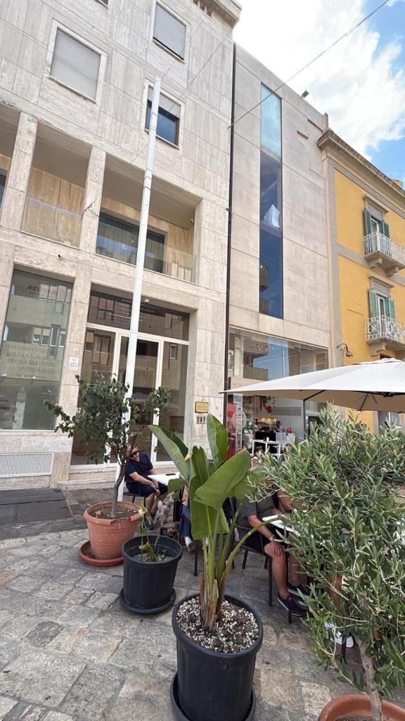 Labanca's Luxury center 7