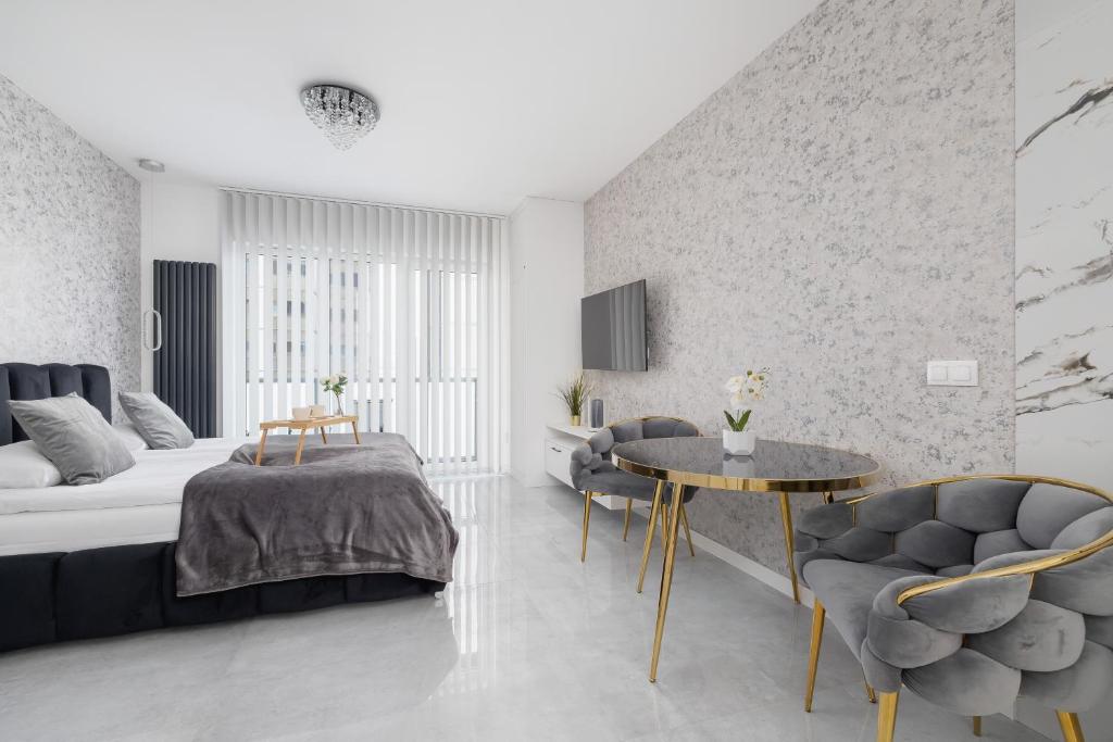 Eleganckie Apartamenty Zabrska z Parkingiem w Centrum Katowic Przy Rynku by Noclegi Renters 7