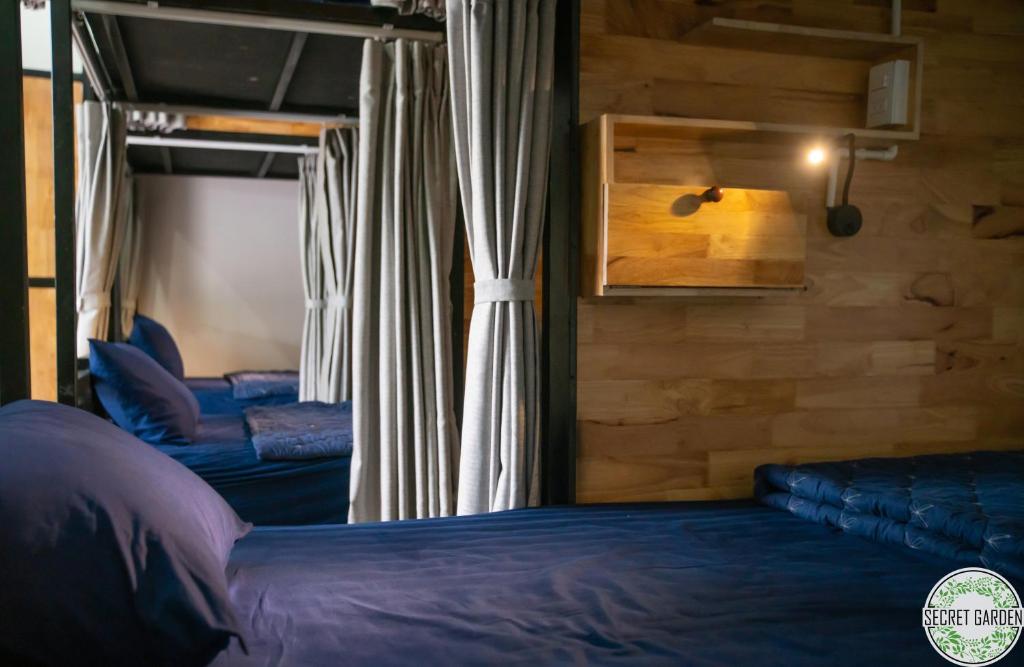 SECRET GARDEN CAT BA