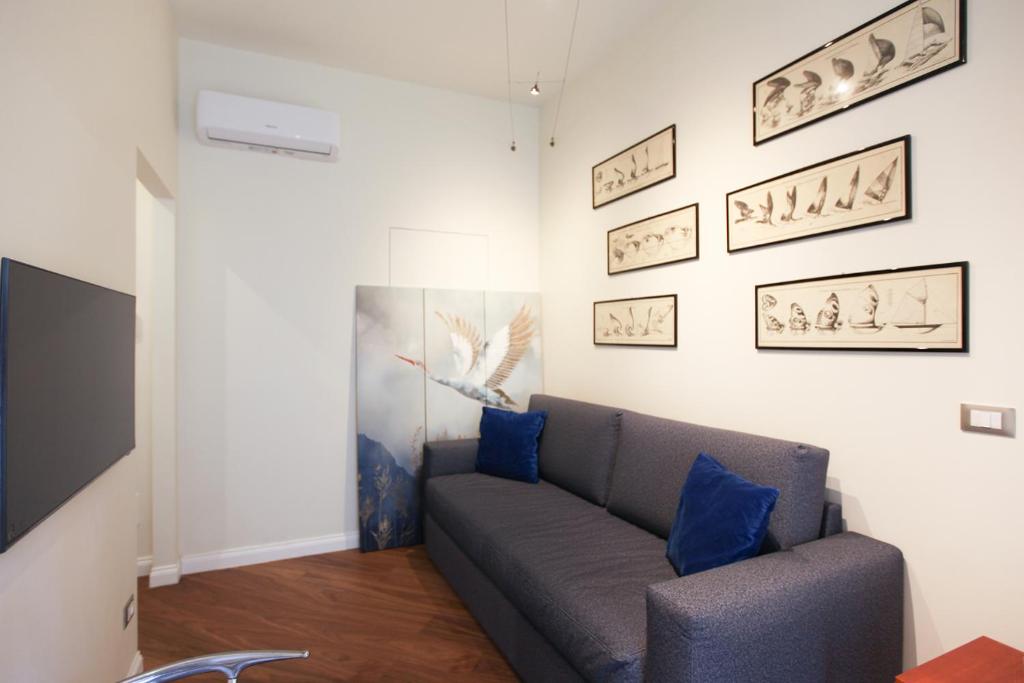 HACCA Collection - Bocconi Blue House 5