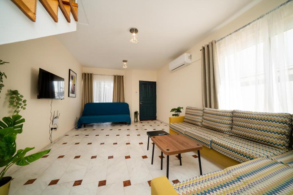 2 bedroom house near the beach 5