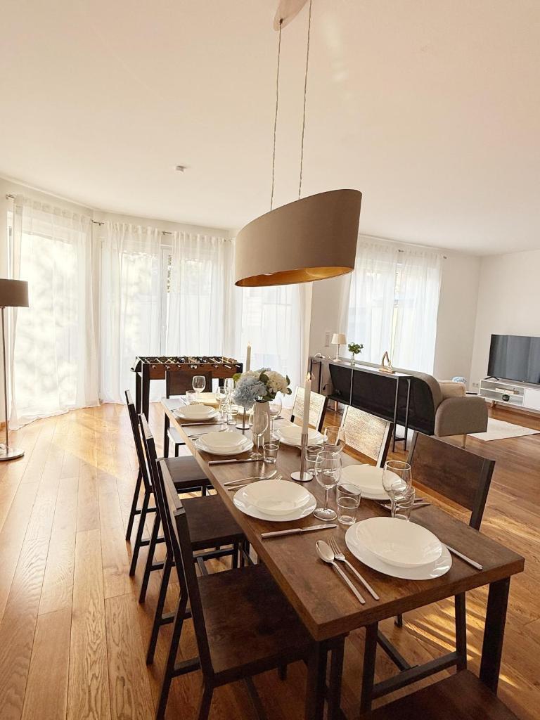 Luxuriöse Ferienvilla mit Garten, Gaming Zone & Netflix 6