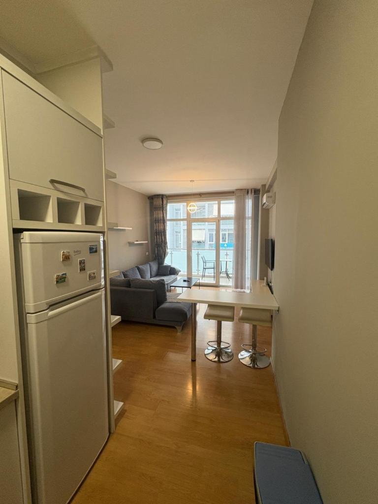 K&M apartment 8