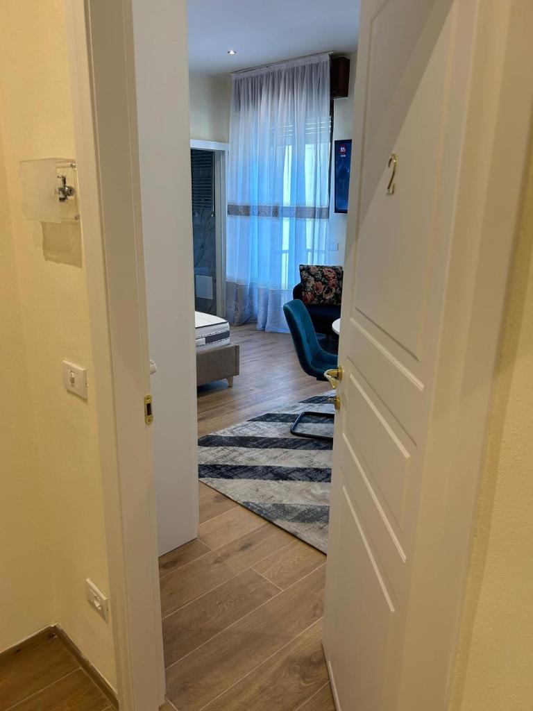 Valverde Apartments and Room 8