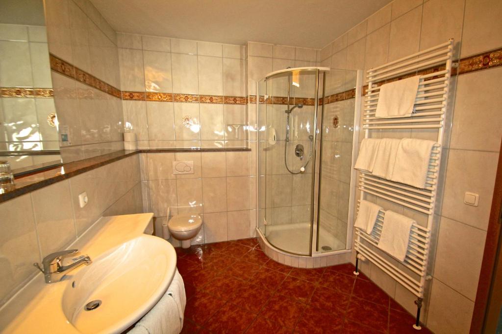 Ferienwohnungen Weiherbach - Hallenbad 4