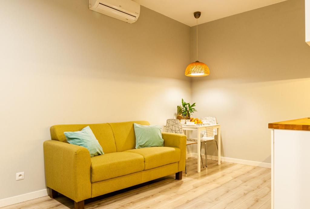 Home & Travel Apartamenty w centrum Łodzi - Piotrkowska - Klimatyzacja - Parking - Manufaktura - OFF Piotrkowska - EC1 - ATLAS Arena - Orientarium - Monopolis 8
