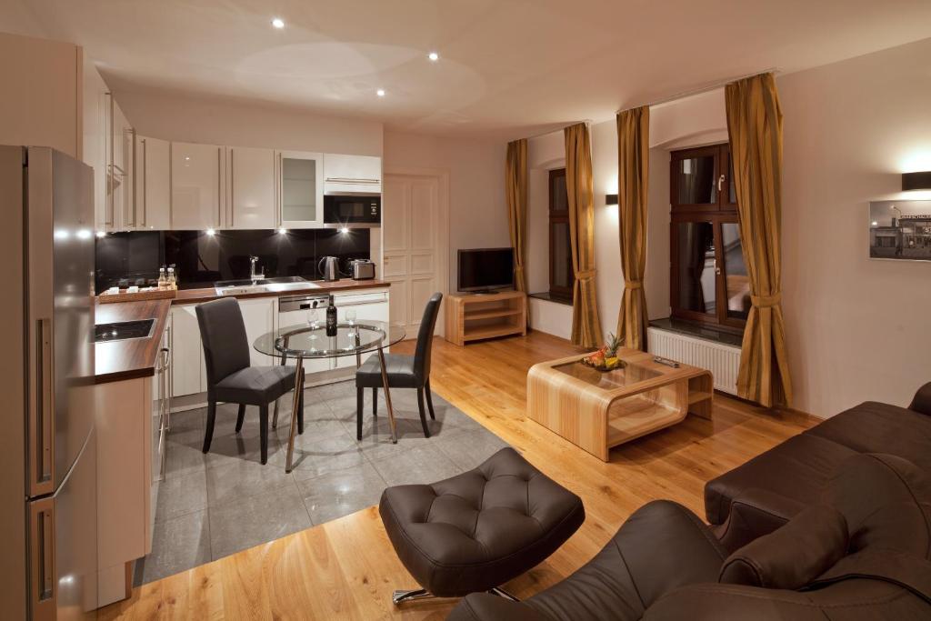 Luxoise Apartments 5
