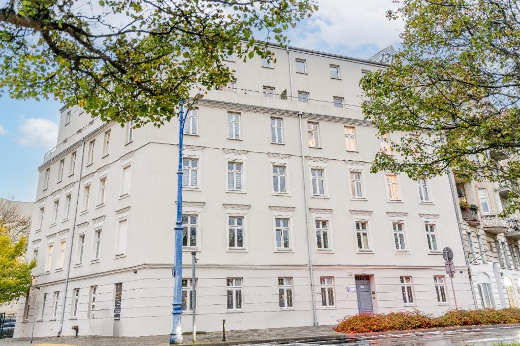 Apartamenty - Mostowa 13 Poznań - własny parking dodatkowo płatny 30 zł za dzień, wymagana wcześniejsza rezerwacja parkingu 6