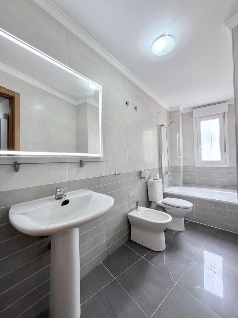 Dragos Suites 108 3