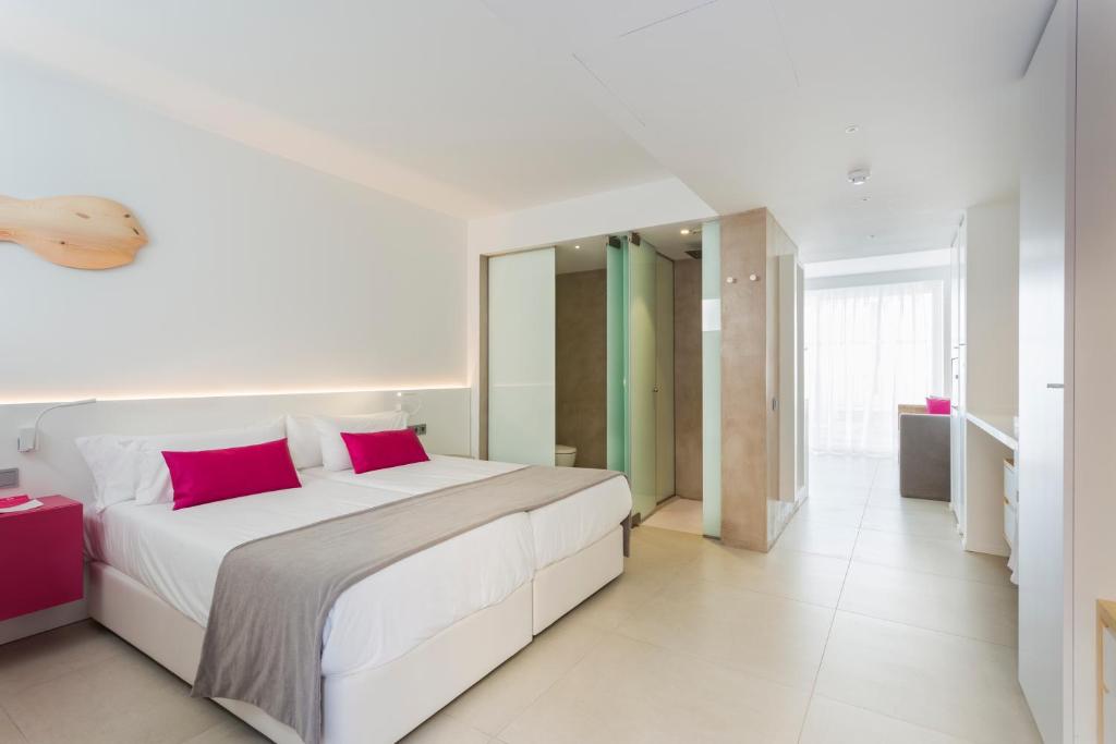 One Ibiza Suites 3