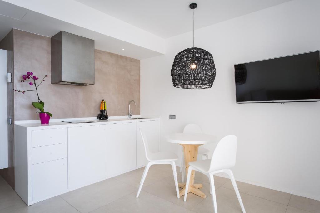 One Ibiza Suites 4
