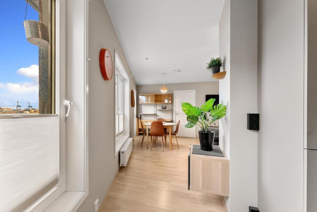 Waterfront Central Apt by Opera & Munch 4