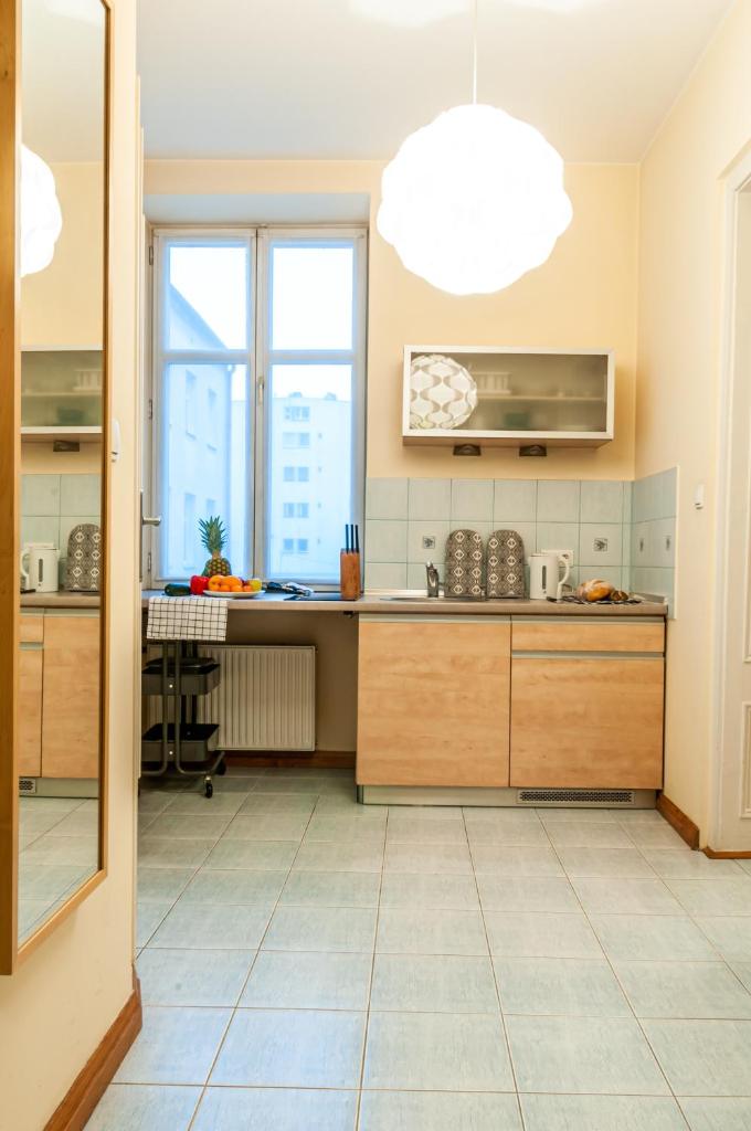 Home & Travel Apartamenty w centrum Łodzi - Piotrkowska - Klimatyzacja - Parking - Manufaktura - OFF Piotrkowska - EC1 - ATLAS Arena - Orientarium - Monopolis 4