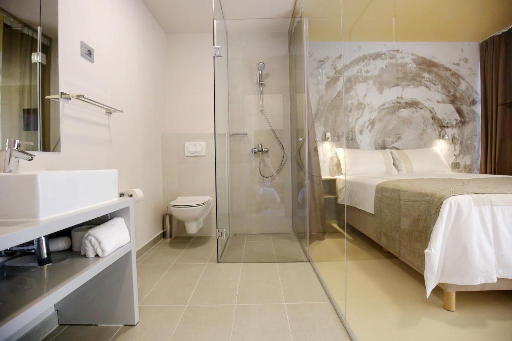 Kai Boutique Studio & Rooms 8