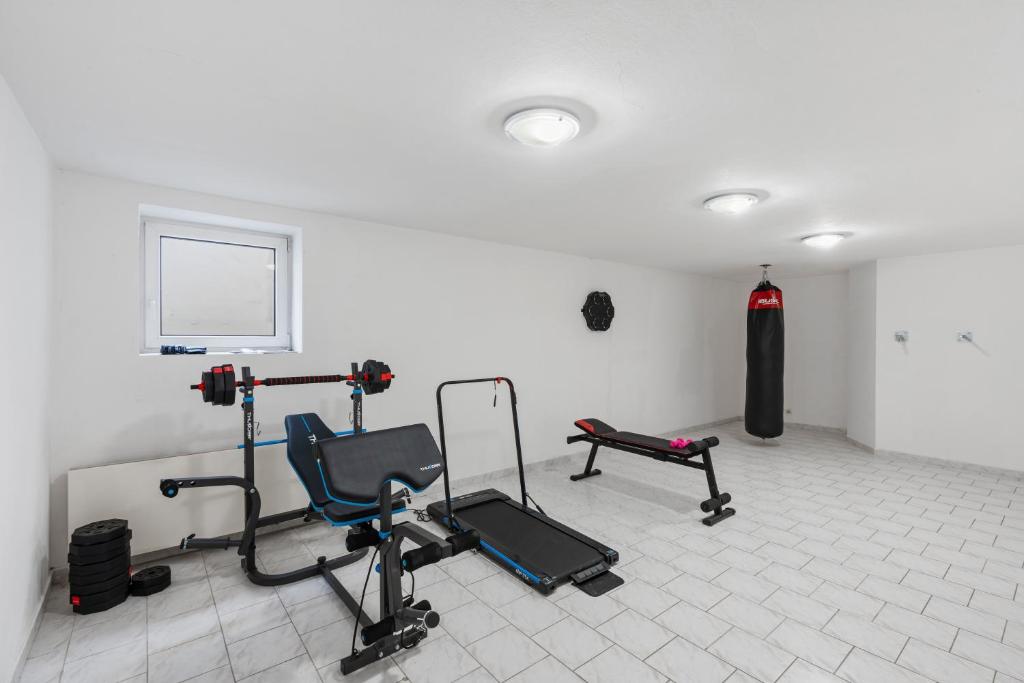 Black Dragon Haven Luxury Villa with Pool, Sauna & Jacuzzi 8