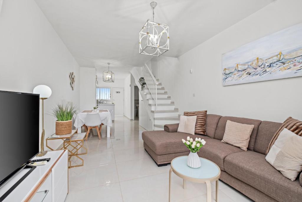 Wavestone Beachfront House 4